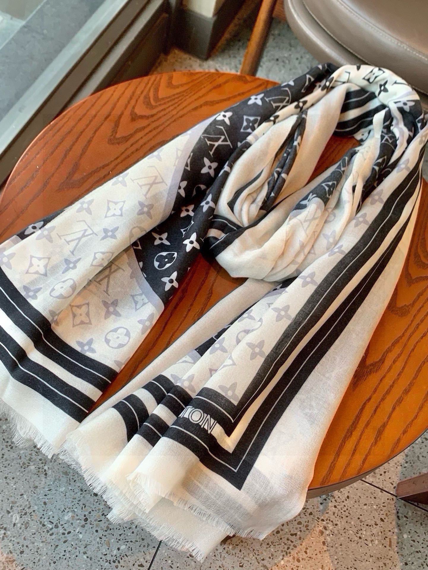 Louis Vuitton Scarf